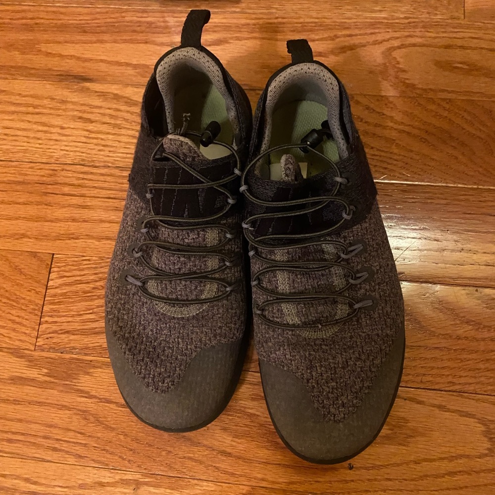 NIKE Flyknit running shoes